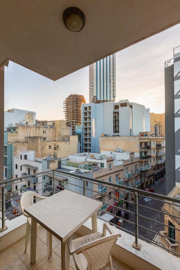 Lovely, Spacious High Floor In Pv & Ac By 360 Estates *